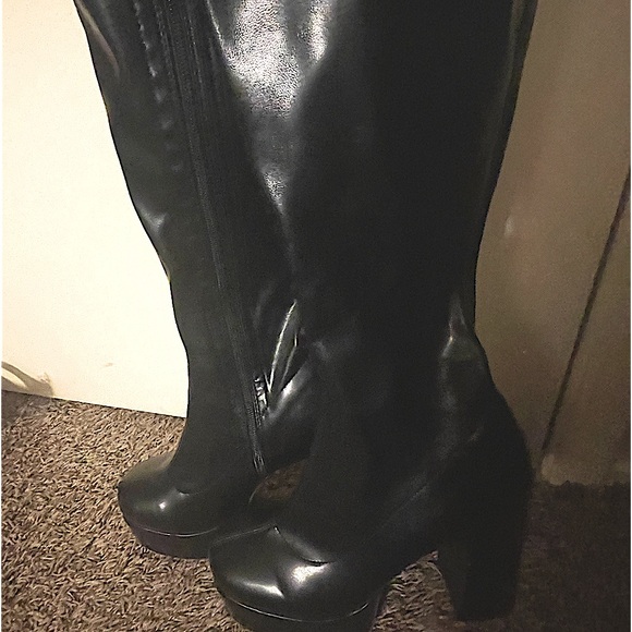 Knee high platform heels 👠 - Picture 1 of 2